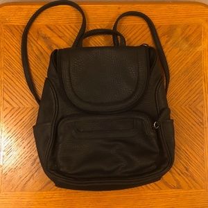 MULTISAC CONVERTIBLE CROSSBODY BACKPACK